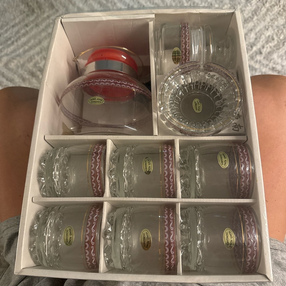 Vintage 1970s Hong Kong Glass Tea Set | Dongcheng
8 pc glass tea coffee cup set